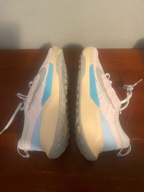 Nike WMNS Juniper Trail 2 in Pearl Pink and Blue